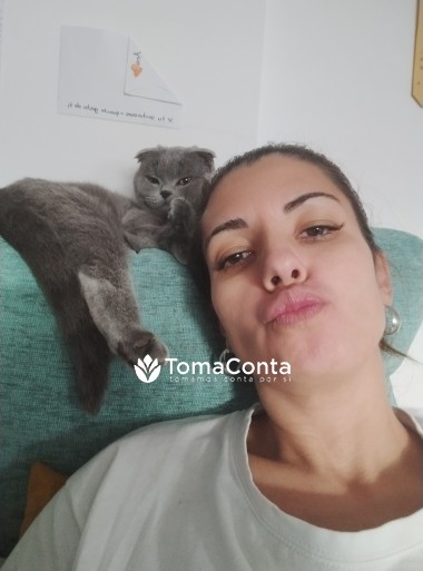 Cuidadora de cães e gatos